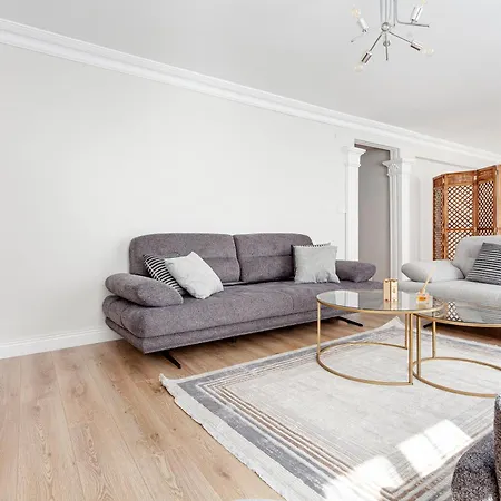 Chic Spacious 4br With Lift On Main Street 2m Metro Стамбул