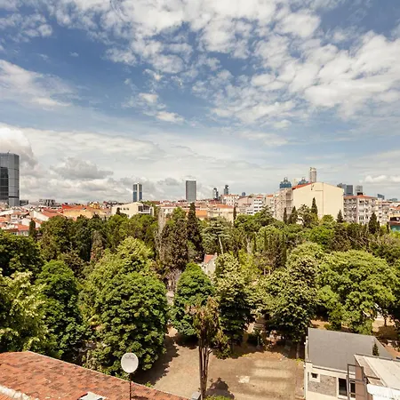Chic Spacious 4br With Lift On Main Street 2m Metro דירה